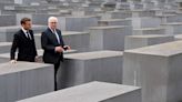 Emmanuel Macron visita memorial do holocausto em Berlim; veja fotos de hoje