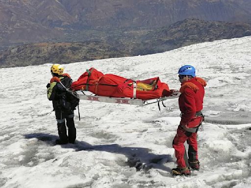 Recuperan cuerpo de escalador desaparecido hace 22 años en los glaciares de Perú