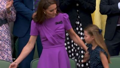 Crowds erupt as Kate takes her seat with Charlotte for Wimbledon final