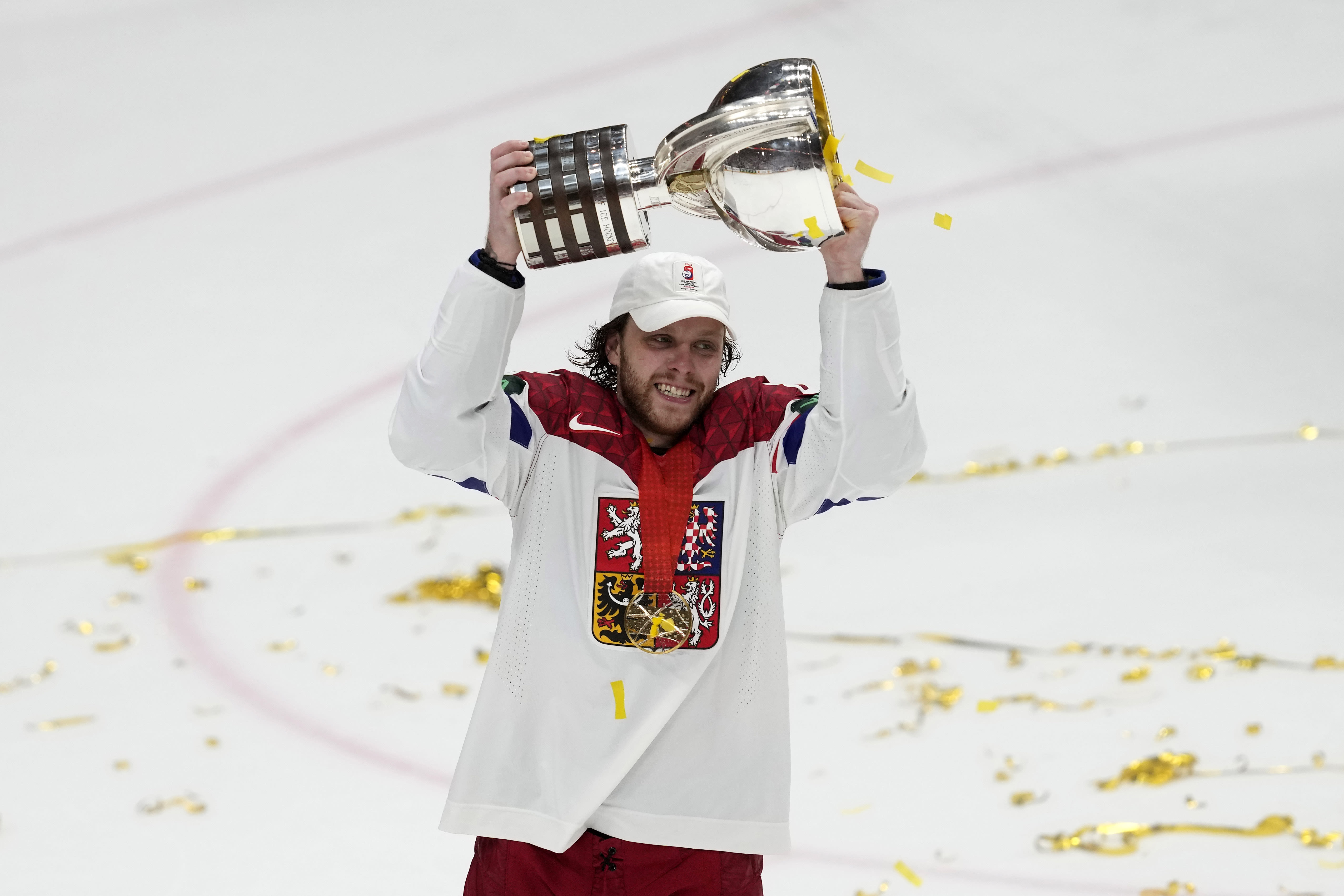 Czech Republic shuts out Switzerland 2-0 to win hockey world championship