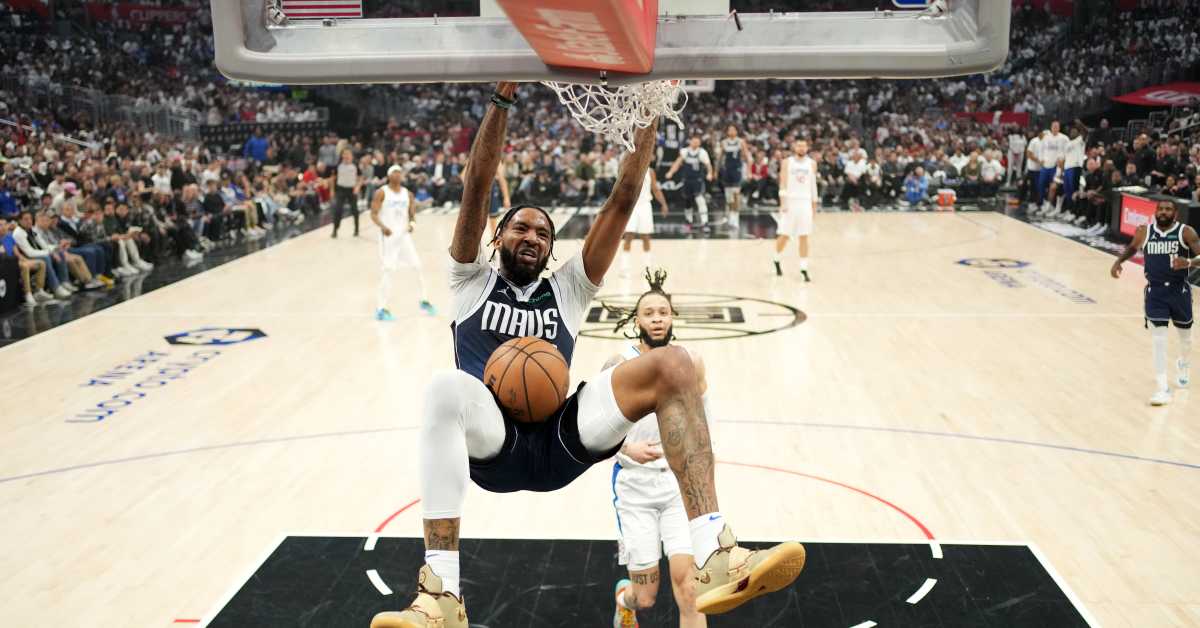 Mavs Benefitting From Derrick Jones Jr. 'Always Fighting' Attitude: 'We're Not Playing Around'