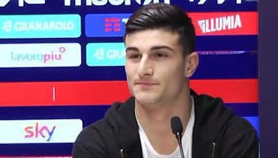 BOLOGNA - Orsolini commuove il web: in campo con la nonna