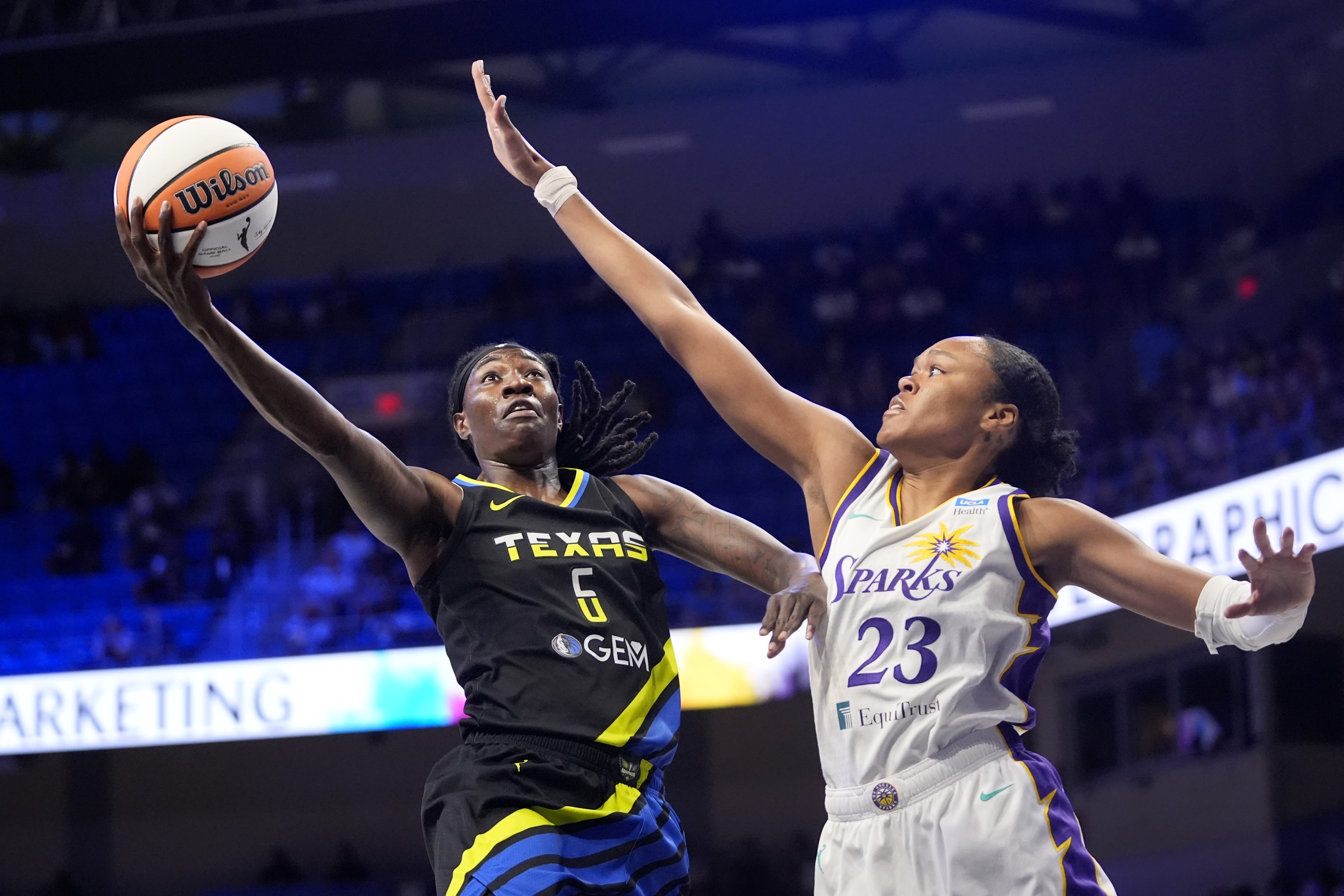 Sparks snap two-game losing streak with win at Dallas