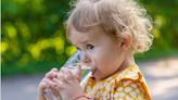 研究表明水喝多了腦袋會更靈活？！但小孩不愛喝水怎麼辦？四個讓小孩「喜歡喝水的好習慣」大公開