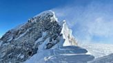 Muchos cadáveres quedan abandonados en el monte Everest, entonces ¿por qué cientos de escaladores se dirigen a la "zona de la muerte" esta primavera?