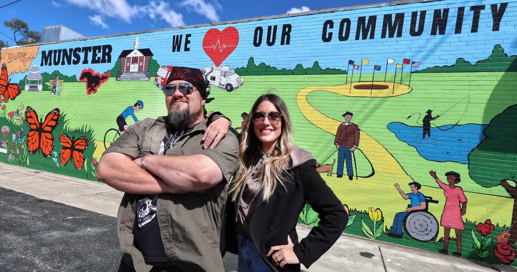 Munster unveils community mural