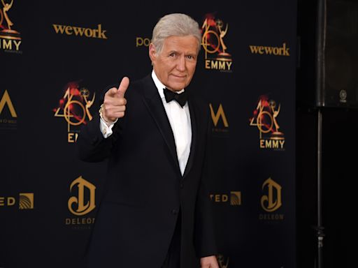 Alex Trebek returns to 'Jeopardy' after completing chemo for stage 4 pancreatic cancer
