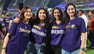 Maheep Kapoor drops new photos featuring Shanaya, Suhana Khan and Ananya Panday from IPL final