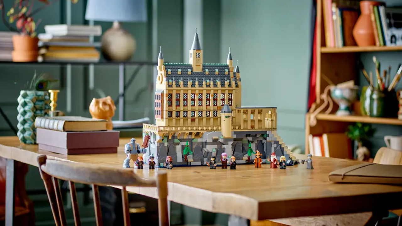 We Build The LEGO Hogwarts Castle: The Great Hall - IGN