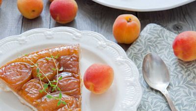 Tarte Tatin aux abricots : la recette de ce dessert simplissime et irrésistible