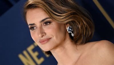 Penélope Cruz, 49, turns heads in bold, lace look you don’t want to miss