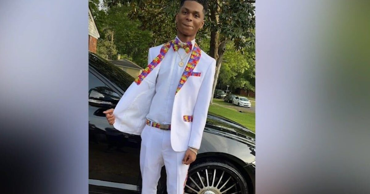 Memphis teen with autism spreads awareness, inspiration through his style at prom