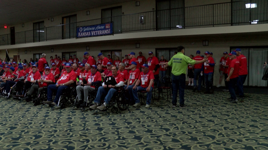 Kansas Honor Flight returns from Washington, D.C.