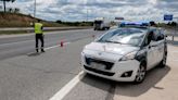 La Guardia Civil para a un conductor de 63 años y los agentes no dan crédito a lo que pasa