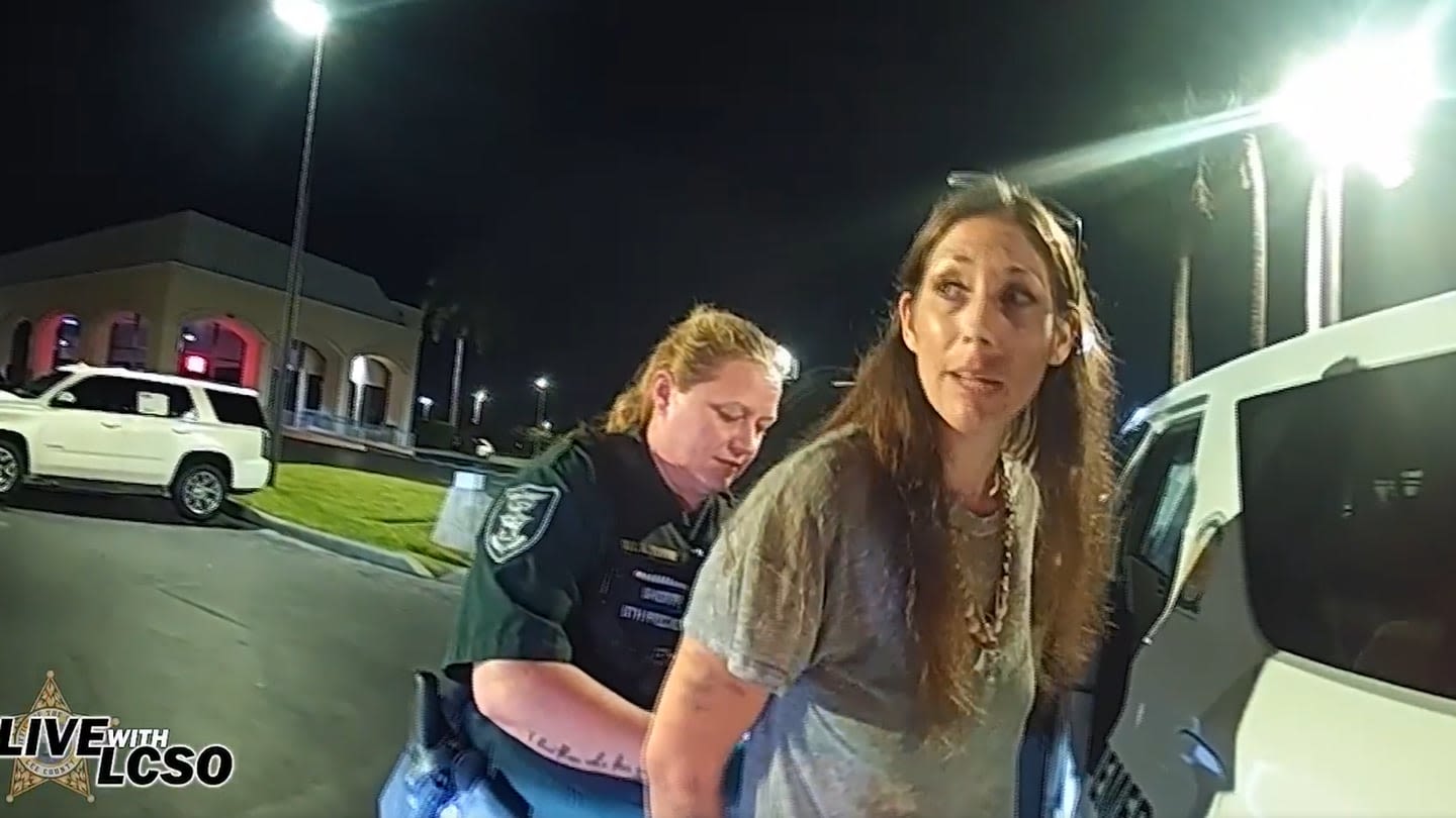 ‘Do it legally’: Woman stealing car calls police on herself