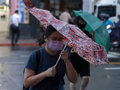 Super Typhoon Krathon – live: Taiwan puts 38,000 soldiers on standby as schools shut and flights cancelled