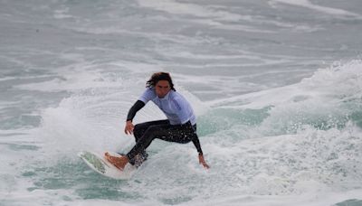 El surfista Bryan Pérez es el segundo salvadoreño clasificado a París 2024