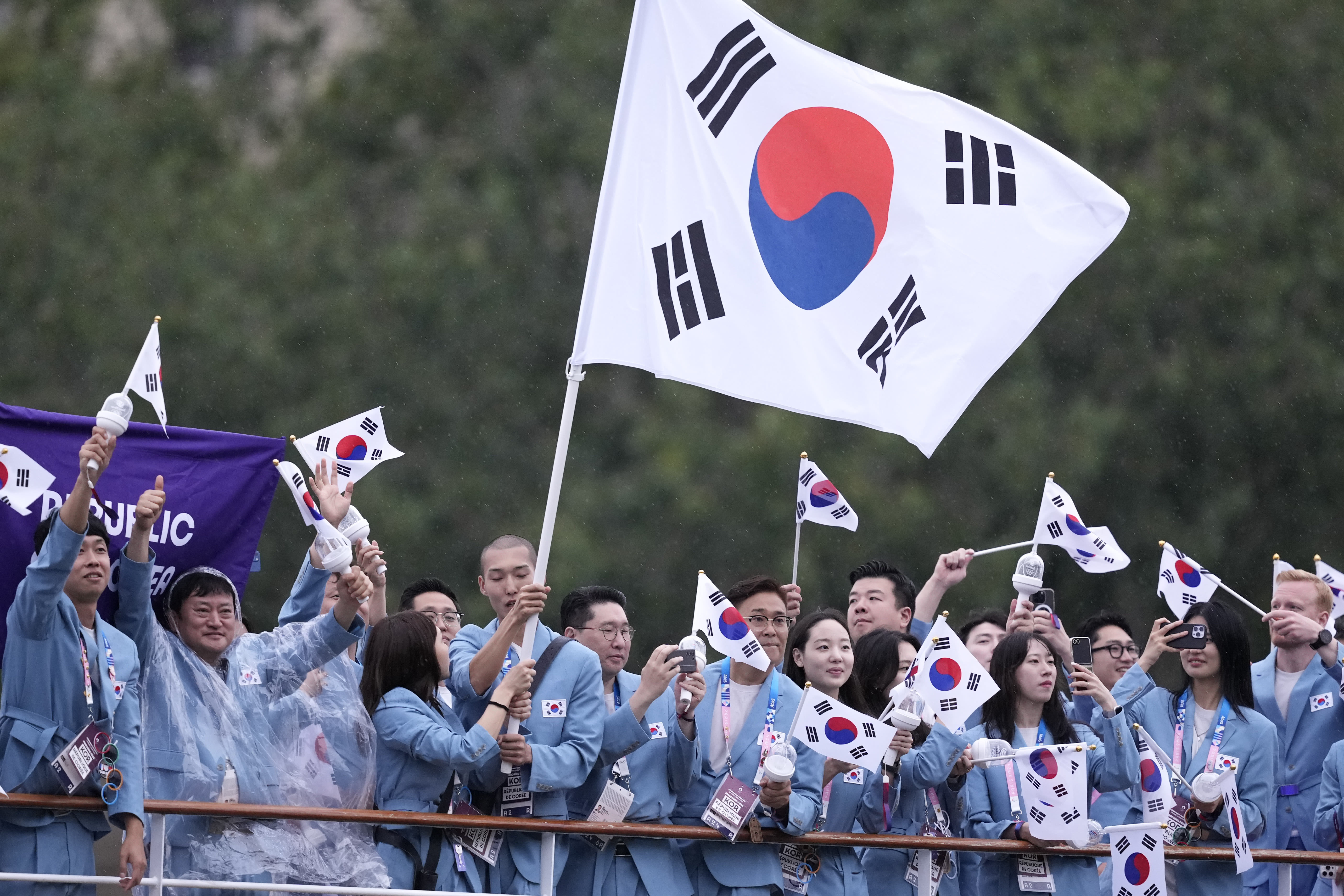 Olympic organizers 'deeply apologize' for introducing South Korea’s delegation as being from North Korea during Opening Ceremony