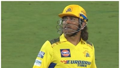 MS Dhoni Angry At Royal Challengers Bengaluru Players? Ex-CSK Captain Leaves Field Without Shaking Hands – WATCH