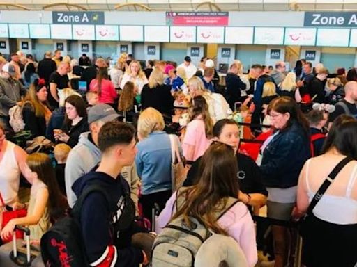 Jet2, Ryanair, Easyjet, TUI passengers aged over 40 issued urgent warning before trip