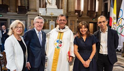 IOC President Thomas Bach and Pope Francis call for world peace ahead of 2024 Olympics