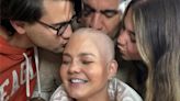 El emotivo mensaje de la esposa de Carlos Calero tras despedirse de su cabello: “Amo mi calva”