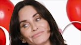 Watch Courteney Cox Play 'Pop Quiz'