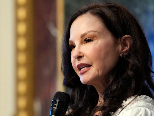 Ashley Judd calls on Biden to step aside