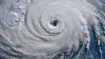 What is the longest-traveled hurricane in history? This one went over 8,000 miles.