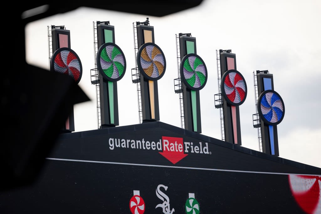 Column: Brief scoreboard malfunction for Chicago White Sox induces temporary panic for modern-day baseball fan
