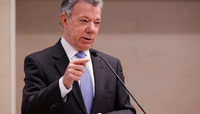 El expresidente Juan Manuel Santos defendió a la JEP de las acusaciones de Álvaro Leyva