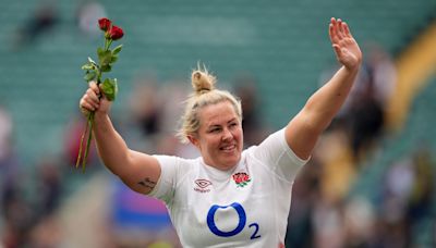 England celebrate Six Nations Grand Slam with victory in France