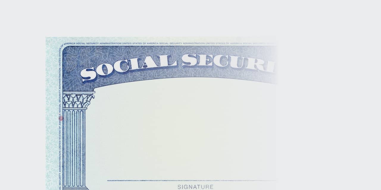 Social Security Is in Trouble—for Real. When to Claim Your Benefits.