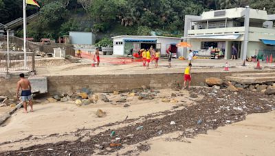 清水灣二灘、廈門灣遭豪雨沖塌 康文署懸掛紅旗籲市民避免下水