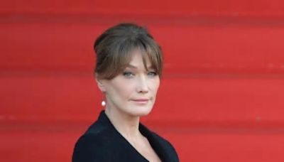 Carla Bruni interrogata come persona coinvolta nei fatti nell'inchiesta sui fondi libici per la campagna elettorale di Sarkozy