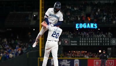 J.P. Crawford hits sacrifice fly in 10th inning to lift Mariners past Astros, 2-1