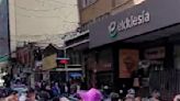 La Paz: gremiales obstruyen el tránsito vehicular en avenida Mariscal Santa Cruz - El Diario - Bolivia