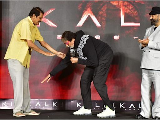 Amitabh Bachchan touches Kalki 2898 AD producer C Aswani Dutt’s feet, gifts first day first show ticket to Kamal Haasan