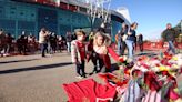 Manchester United fans head to Old Trafford to pay tribute to Sir Bobby Charlton