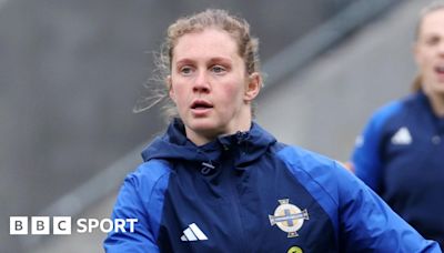 Caragh Hamilton: NI international Hamilton joins Nottingham Forest