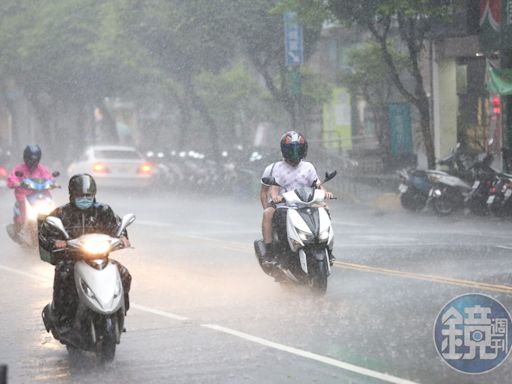 大雨侵襲！ 新莊通勤族崩潰「開車像在開船」