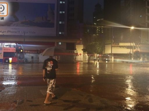 天文台表示驟雨正影響香港東部 未來一兩小時影響本港其他地區