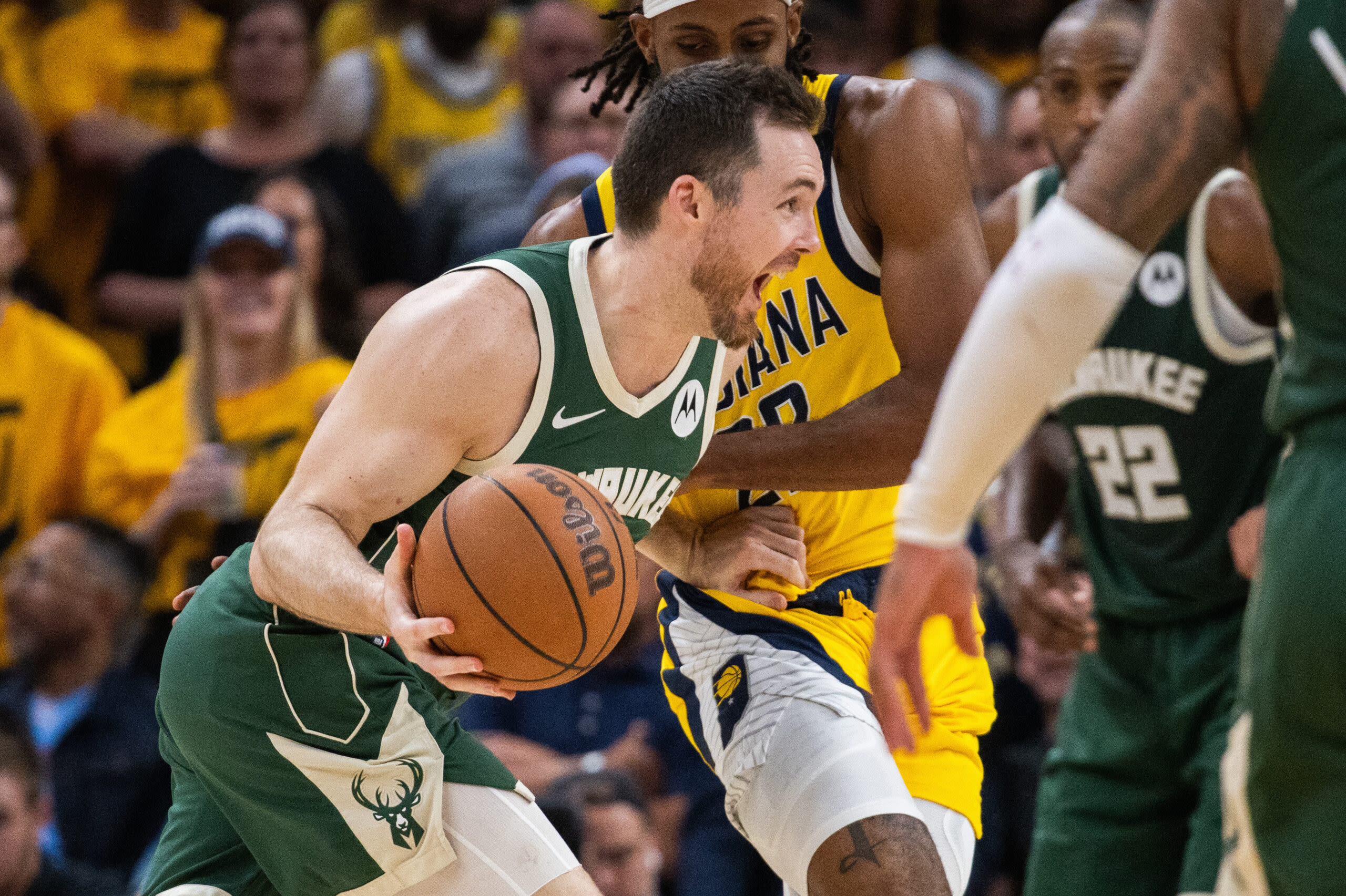 Bucks’ Pat Connaughton Seemingly Unfazed by Patrick Beverley Drama