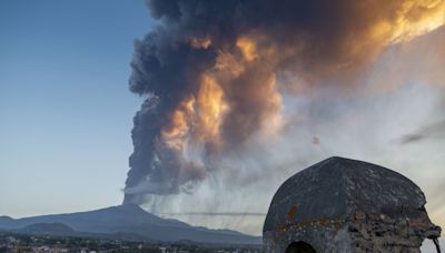 Italy’s Mount Etna erupts again, sends ash plume 32,000 feet into sky