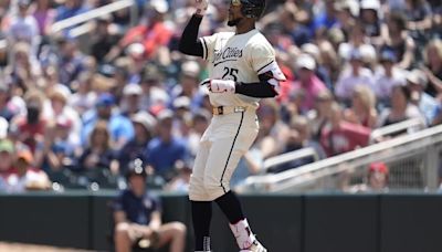 Vázquez homers in 9th inning to give Twins 3-2 win over Astros