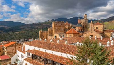 Este es el parador situado en las montañas más antiguas de España: lugar de peregrinación y paraíso de Isabel la Católica