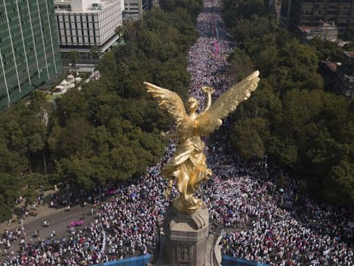 Marea Rosa: Grupos de la sociedad civil marchan por la democracia en CDMX; sigue el minuto a minuto