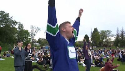 Vancouver’s first public Canucks viewing party a success, say fans and neighbours - BC | Globalnews.ca