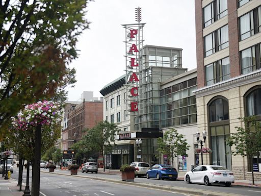 Actor Cary Elwes to visit Stamford's Palace Theatre for 'The Princess Bride' screening and Q&A