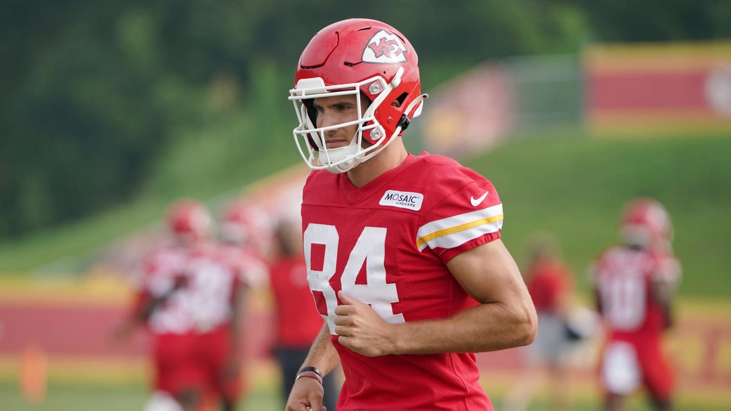 Justin Watson Carted Off During Chiefs Training Camp Practice